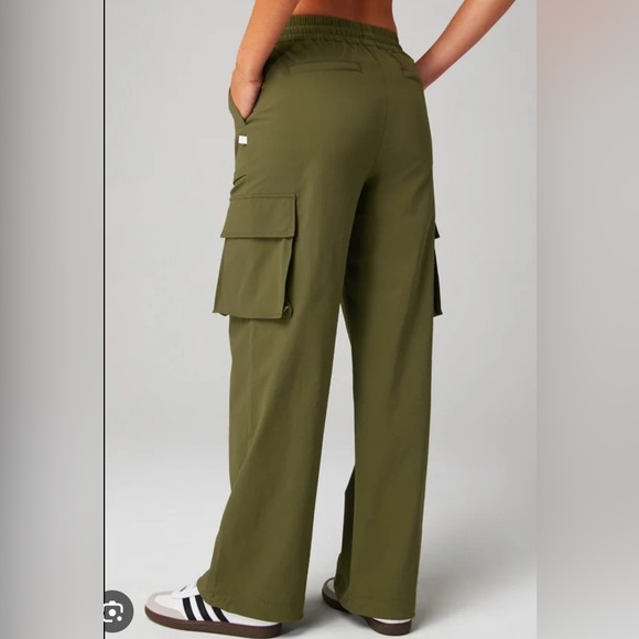 Fabletics Women’s Heights Lightweight Cargo Pants Wide Leg Size 3X EUC - Picture 2 of 15